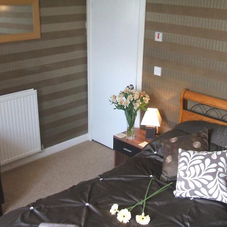 Carvetii - Gemini House - 4 Bed House Sleeps Up To 8 People Villa Tillicoultry Eksteriør billede