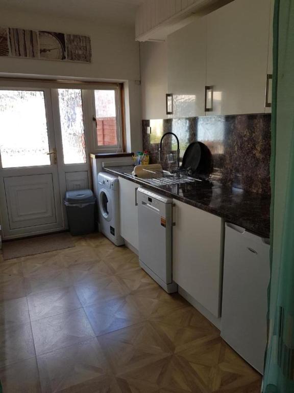 Carvetii - Gemini House - 4 Bed House Sleeps Up To 8 People Villa Tillicoultry Eksteriør billede