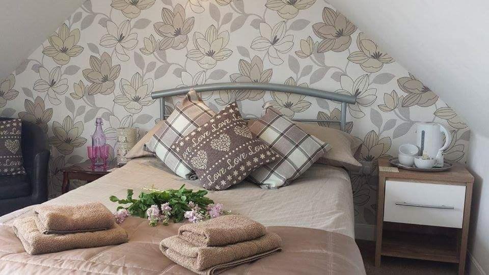 Carvetii - Gemini House - 4 Bed House Sleeps Up To 8 People Villa Tillicoultry Eksteriør billede